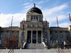 EX外汇消息:在“电影之城”,致敬电影和所有造梦者