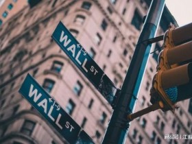 “吹着海风、喝着啤酒、听着音乐,很惬意!”金山城市沙滩音乐啤酒节开幕